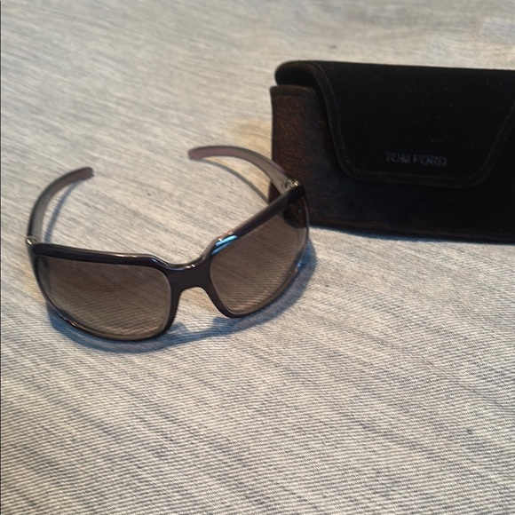 Chanel Sunglasses - Picture 8 of 13